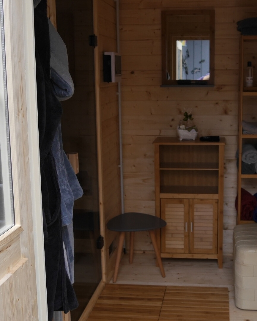 Karibu Woodfeeling Gartensauna Suva 2 Content Bild