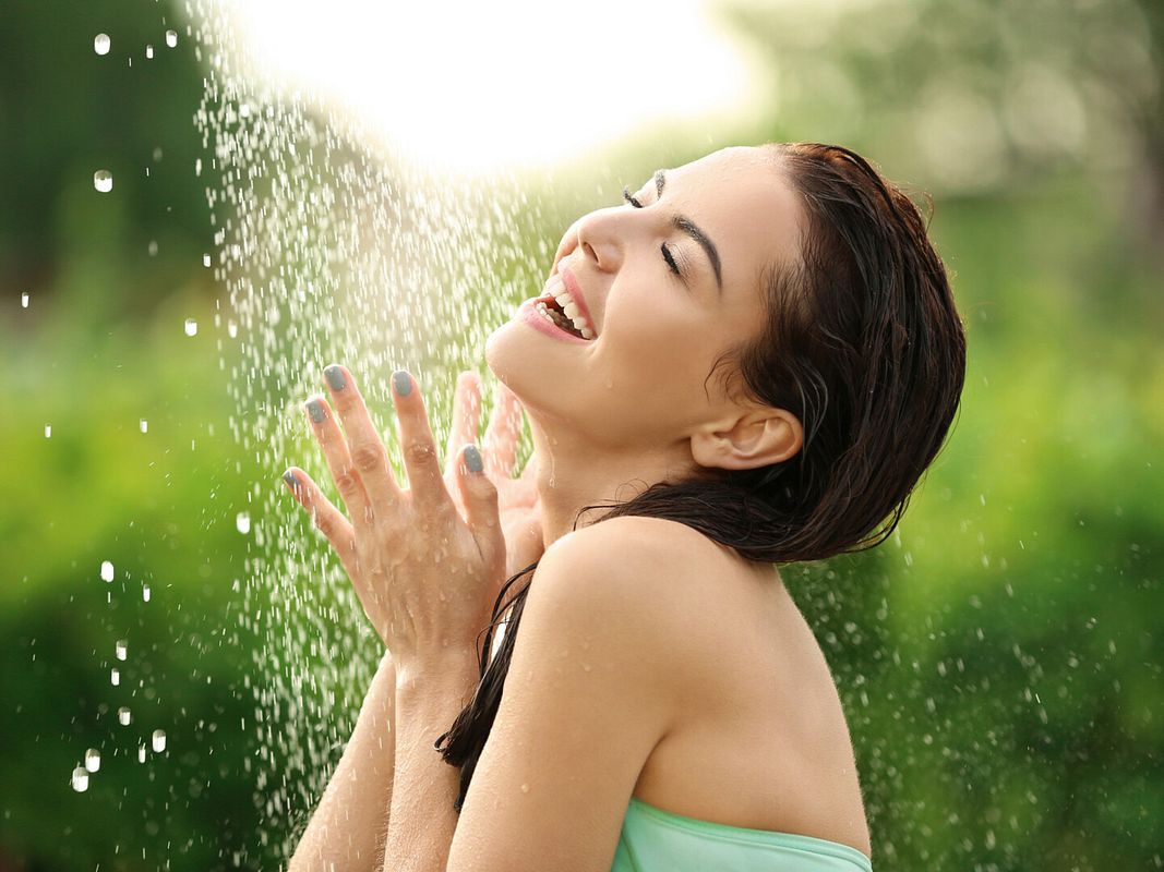Kalte Dusche nach dem Saunagang