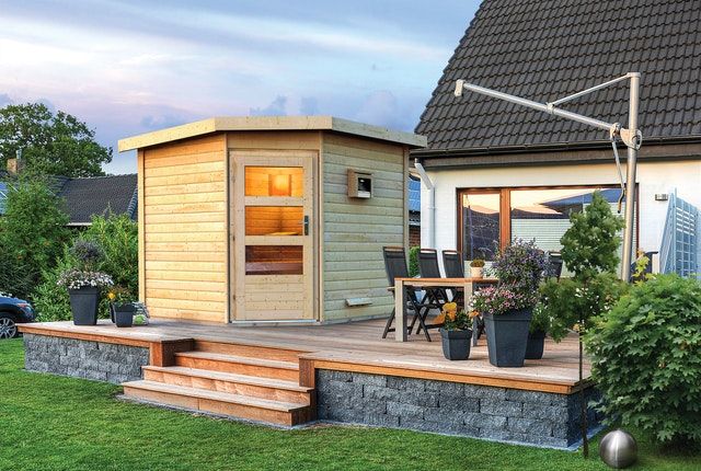 Wer drinnen keinen Platz hat, kann die Sauna auch einfach nach draußen verlagern