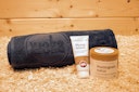 Vorschaubild Weka Geschenkset "Verwöhn dich" inkl. Peelingsalz, Honiglotion und Saunahandtuch